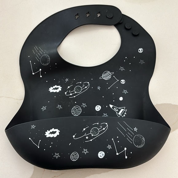 Set of 3 Silicone Bibs - Different brands - Picture 4 of 4